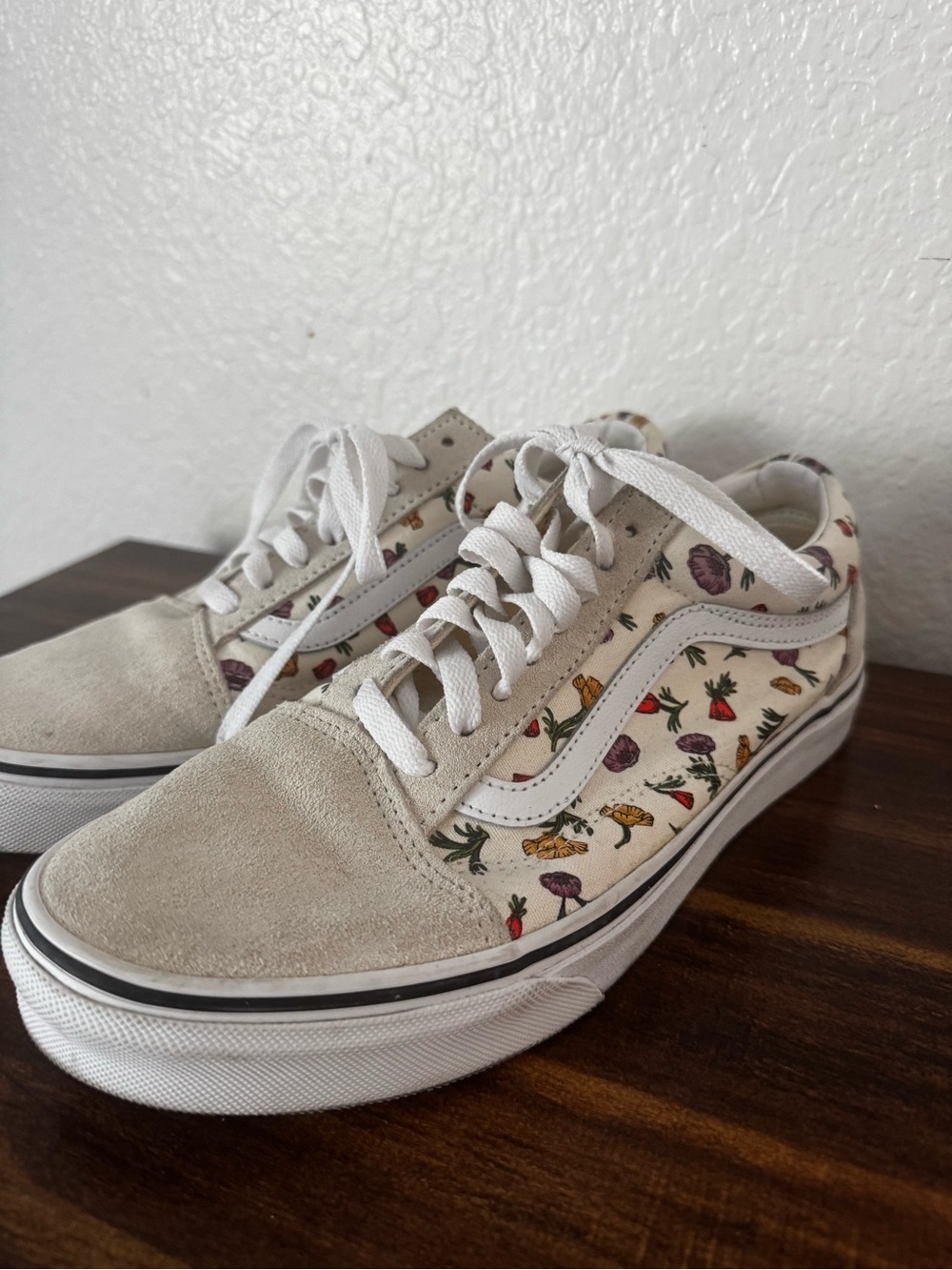Vans Old Skool Cream Floral Sneakers Women’s 9 Men’s 7.5